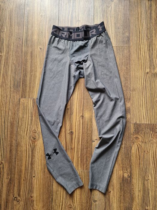 Страхотно мъжко спортно долнище клин UNDER ARMOUR размер M