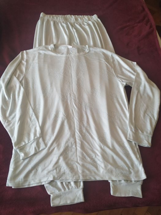 Vând cămașă de noapte L și pijama xl