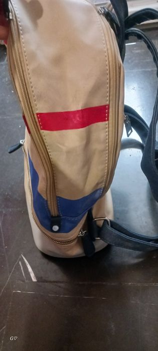 Дамска раница...