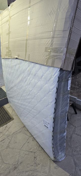Продам матрас 200×200 в отличном состоянии