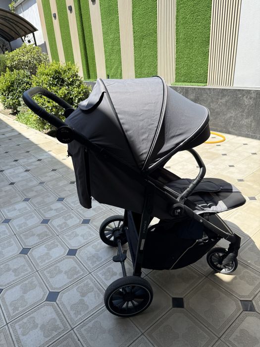 Коляска сотилади