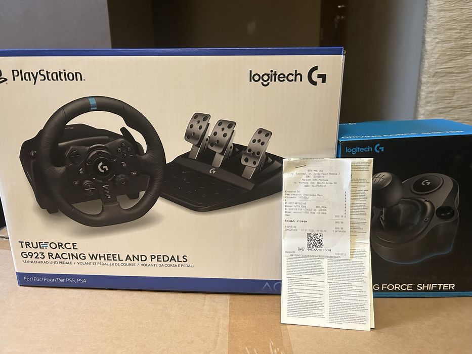 Чисто нов simracing волан и педали Logitech g923 и shifter Logitech