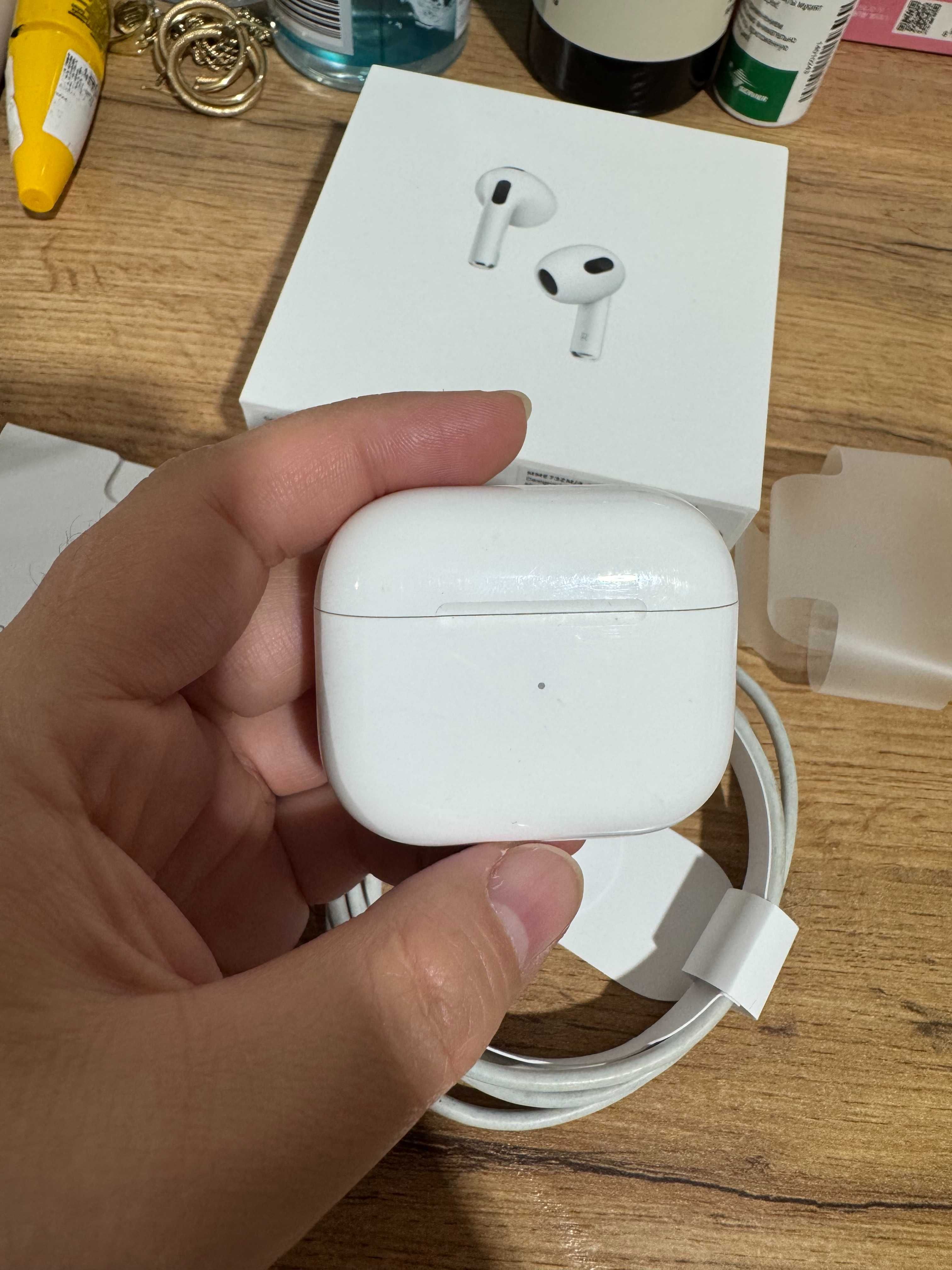 Зарядный кейс Apple AirPods 3 MagSafe Case