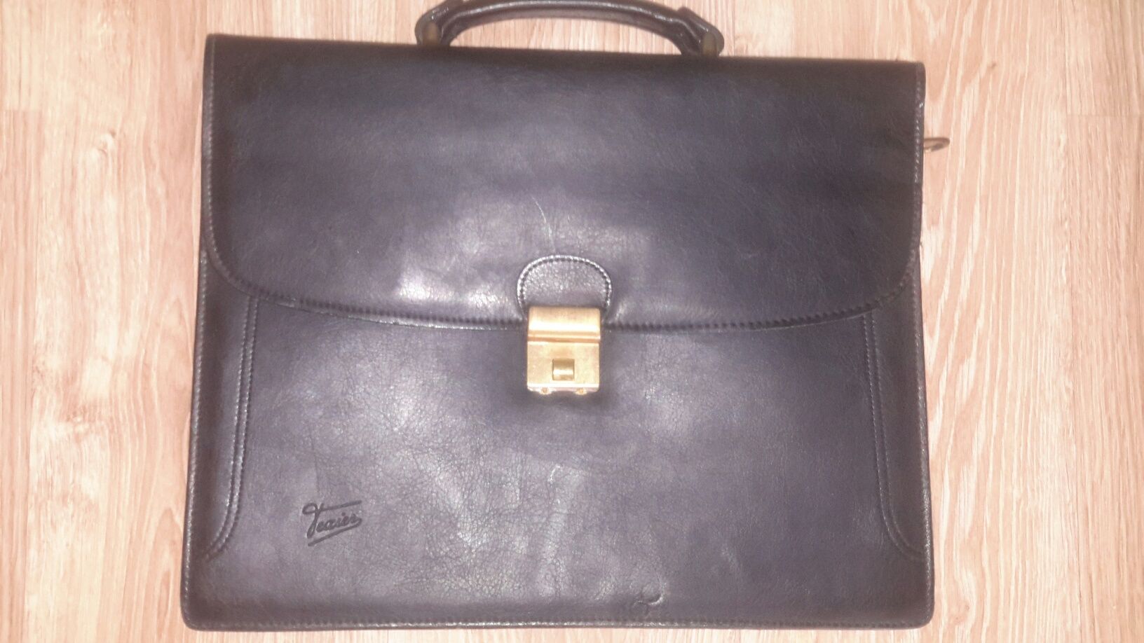 Кожаный портфель Texier, б/у, размеры 30х38