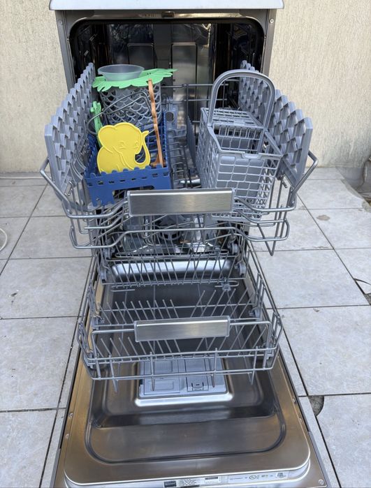 Masina de spalat vase INDESIT