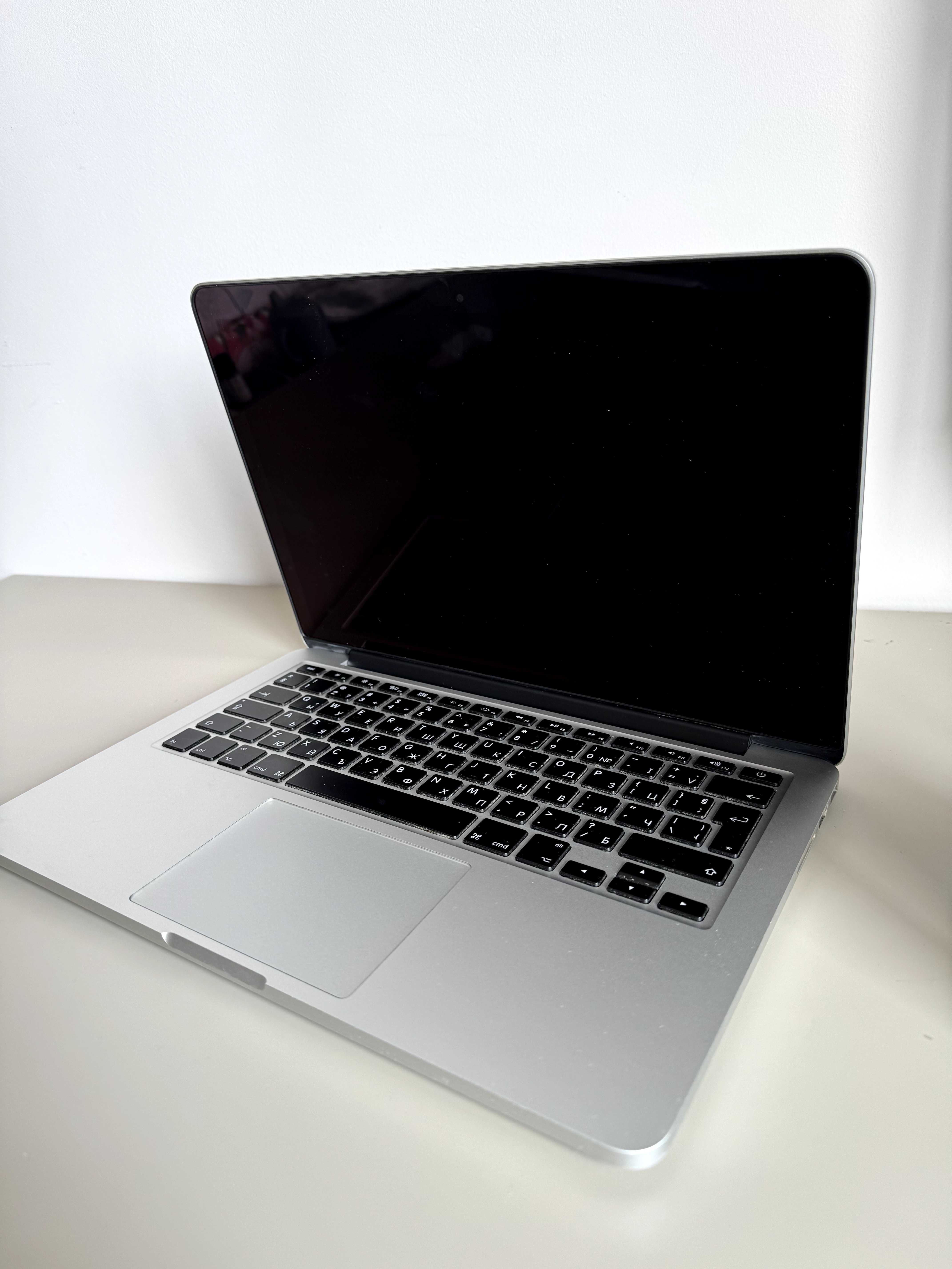 Комплект 3 лаптопа - 2x Macbook Pro + HP Omen 17