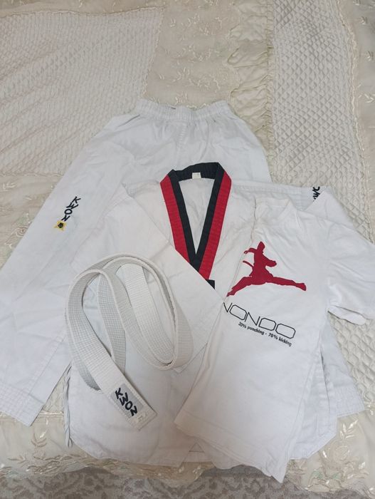 Отдам бесплатно форму для таэквондо