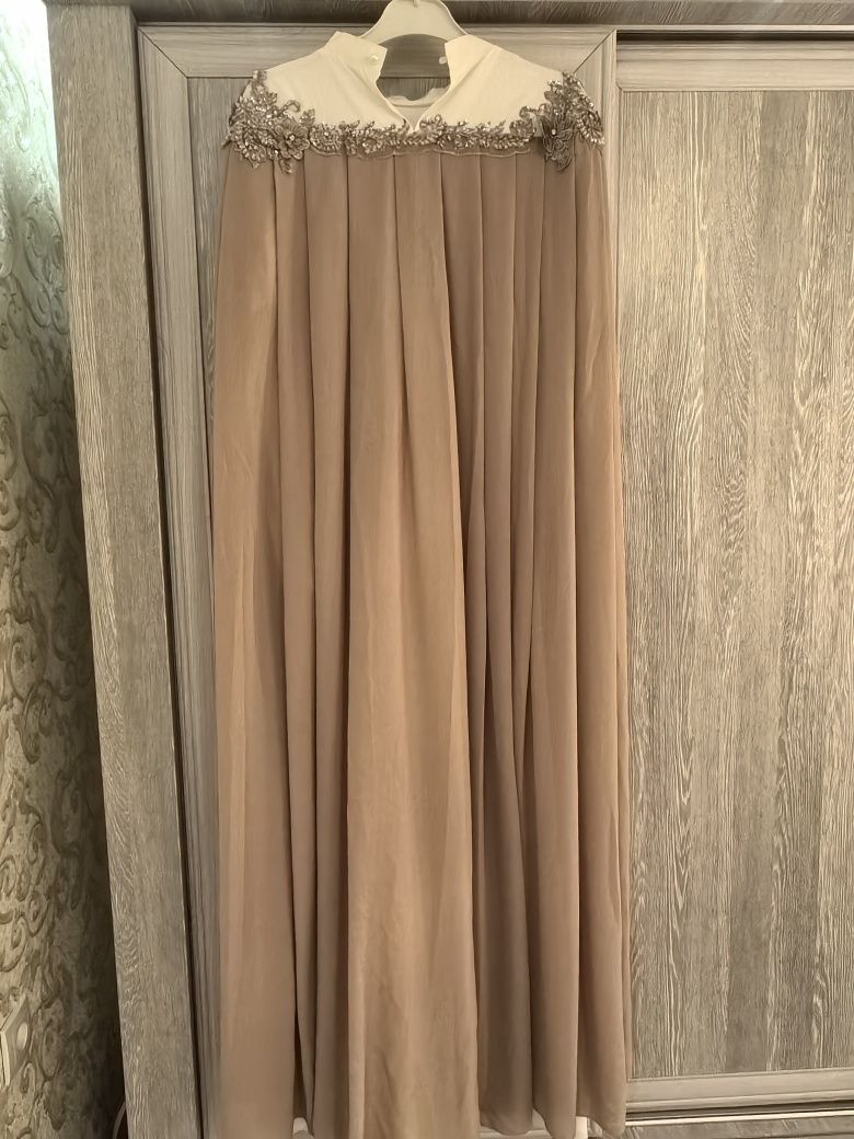 Abaya orqasi shleftli