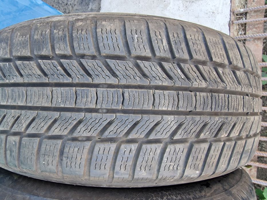 Anvelope 215/55R17 marca Continental, M +S, DOT 2022