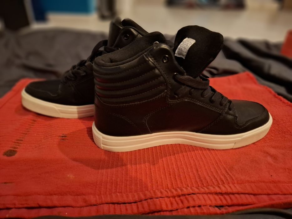Livergy Sneakers din piele – noi, simpli și versatili