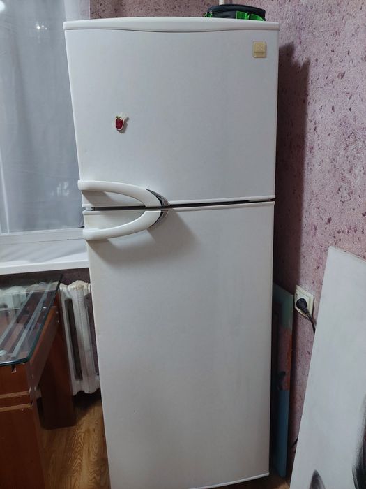 Продам холодильник