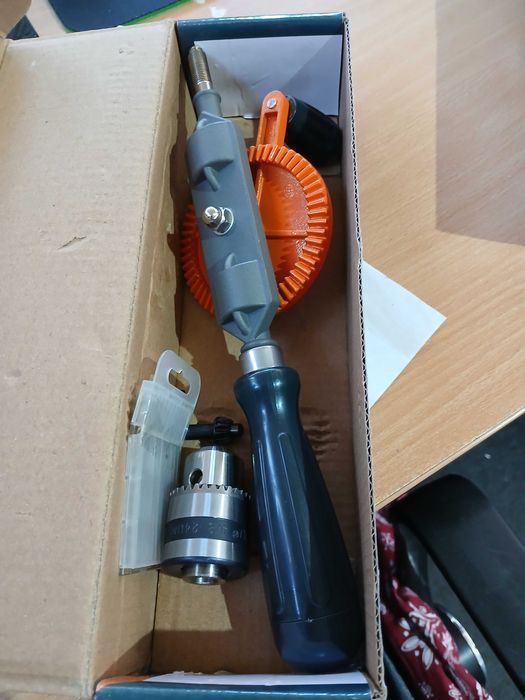 Bormașină manuală cu manivelă, 3/8, pentru lemn și plastic