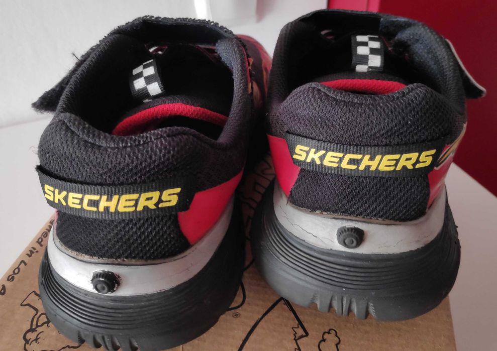Sketchers Tracks 36