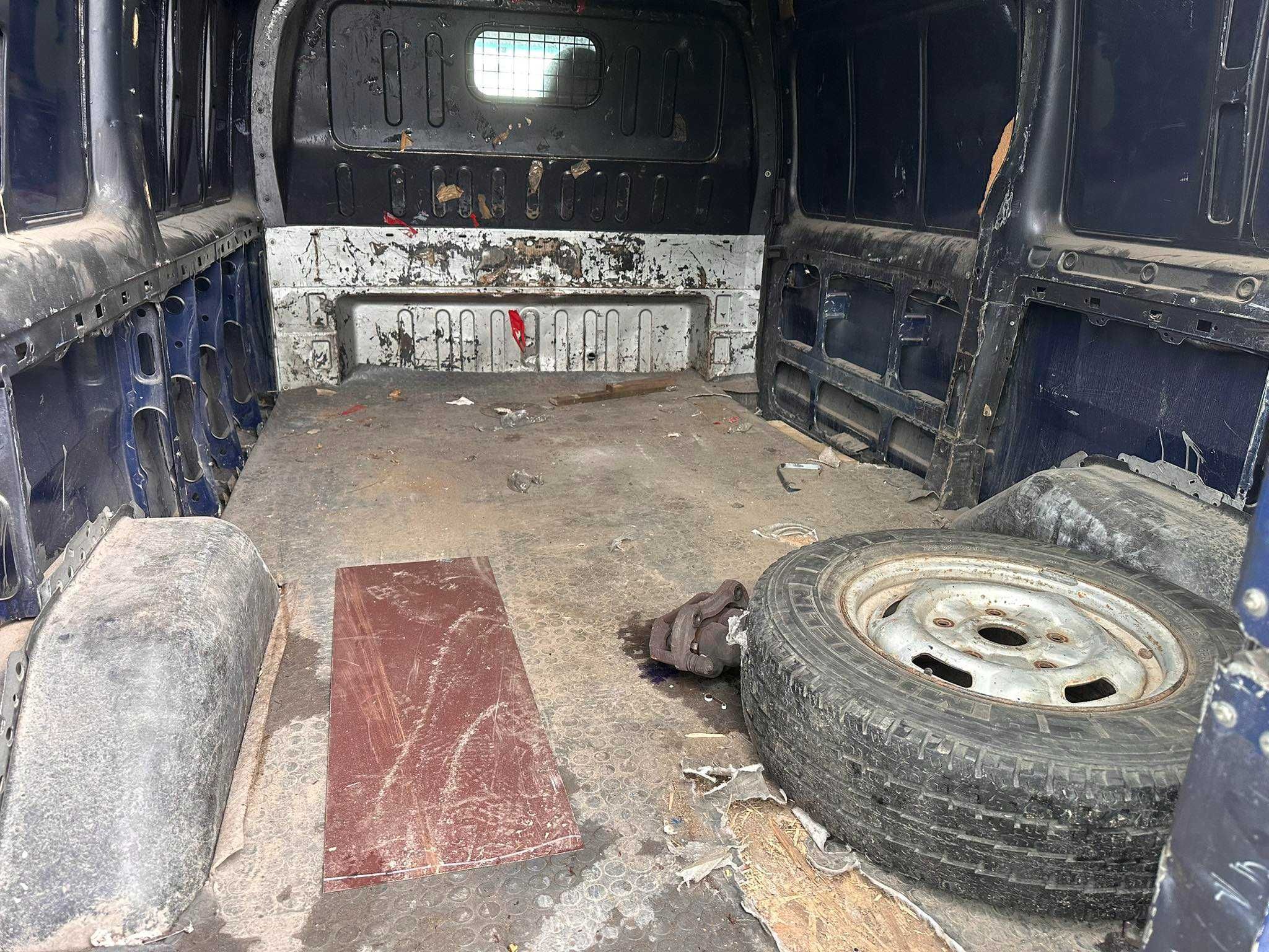 НА ЧАСТИ! Ford Transit 2.4 DI Duratorq 90 кс. 2004 Задно предаване