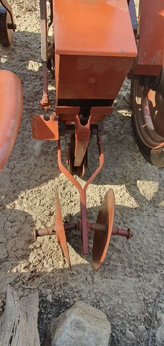 Vând semănătoare  pentru toate boabele