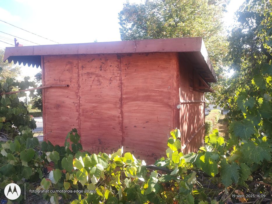 Vând baracă metalică