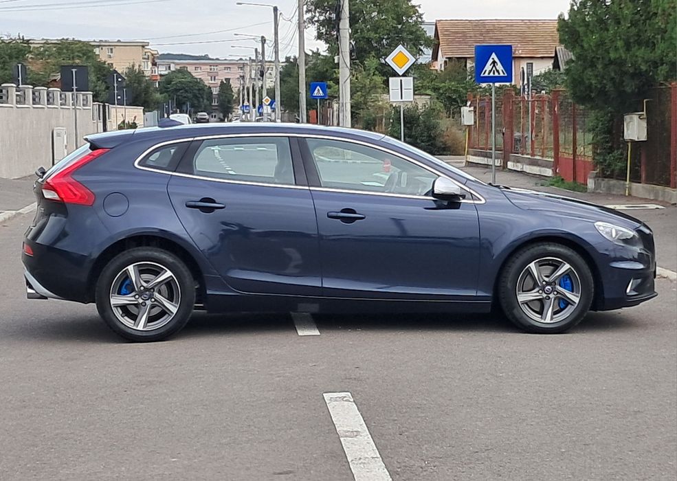 Volvo  v40 an 2015 R-desing impecabil