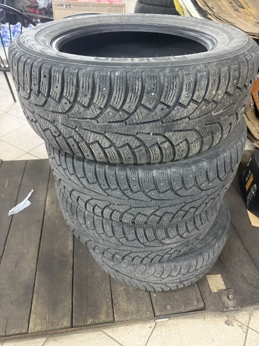 Продам зимние шины 215/60/16