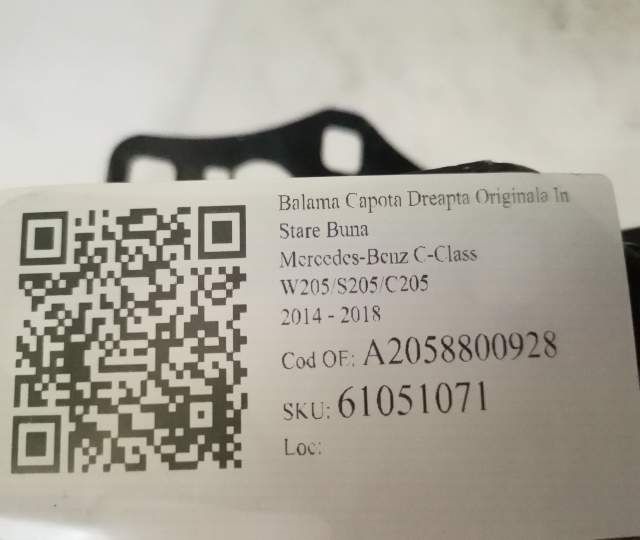 Оригинална Дясна Капачка На Панта На Mercedes-Benz / Mercedes-Benz C-C