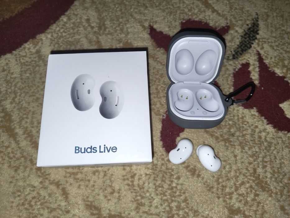 Casti samsung galaxy buds live