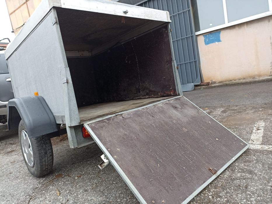 Закрито ремарке регистрирано