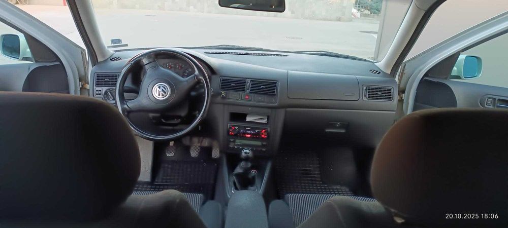 VW GOLF 1.6 Газов инжекцион