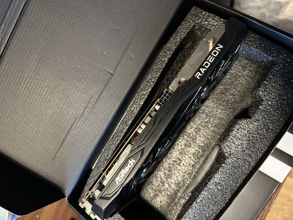 Видеокарта Asrock 6600xt