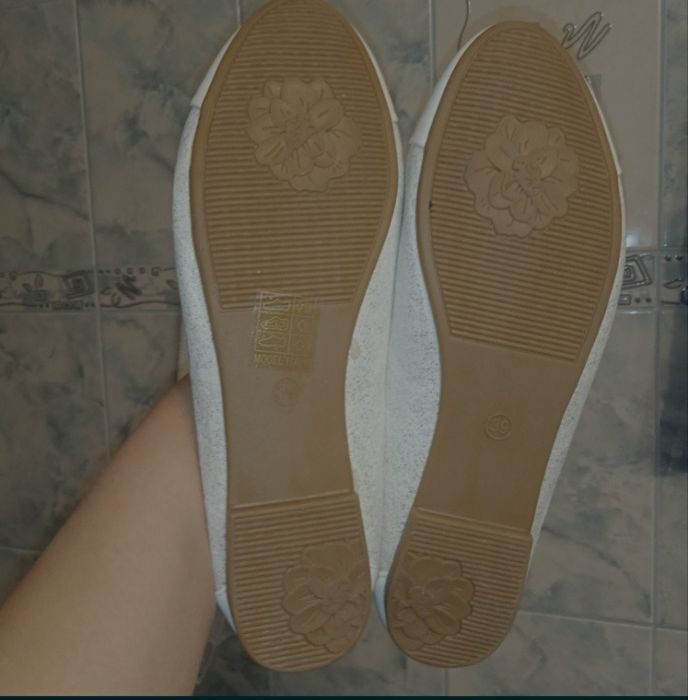 (noi) Pantofi 39