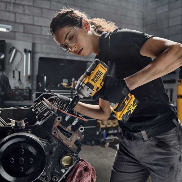 Акумулаторен ударен гайковерт DeWALT DCF891N, 812 Nm, 18 V, 1/2″