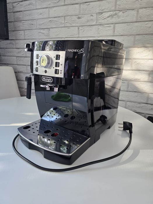 Delonghi magnifica S (nou)