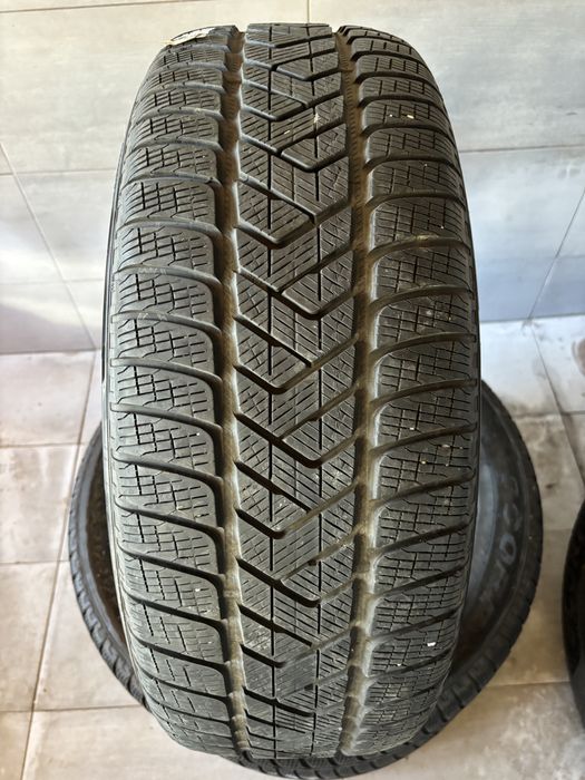 Anvelope de iarna Pirelli 235 55 R19