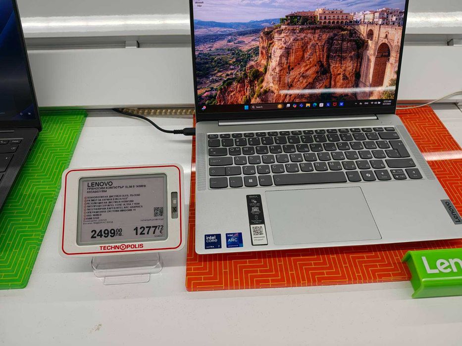 Lenovo/ Intel Ultra 7 155H, 14" OLED, 32GB LPDDR5x , 1TB SSD !