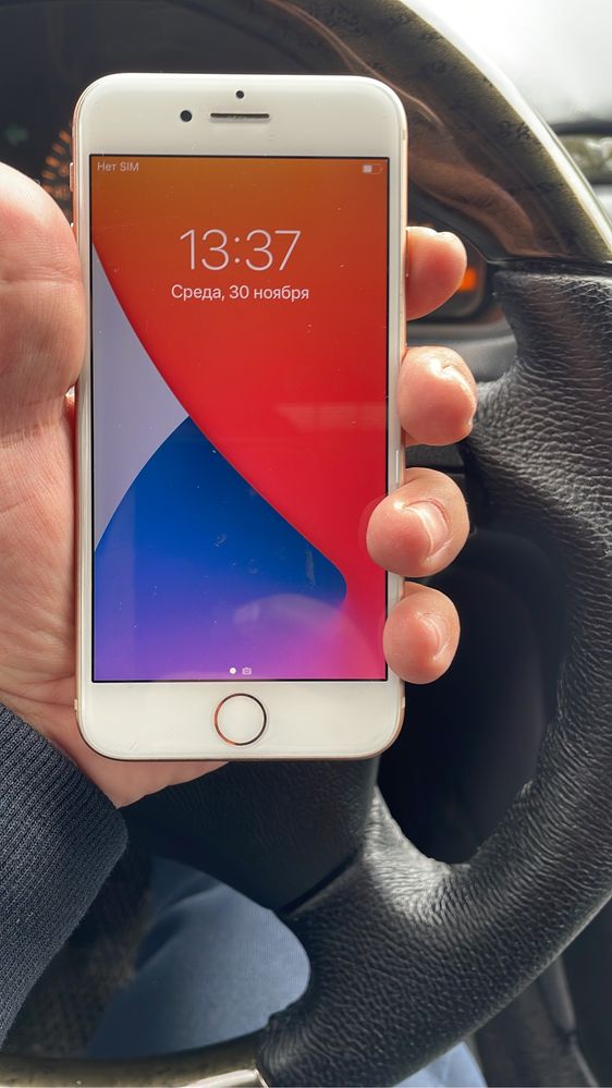 Продается Iphone 8 срочно