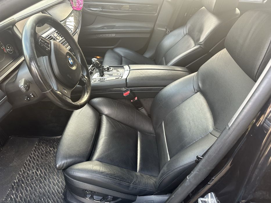 Vand Bmw 740d km reali euro 5