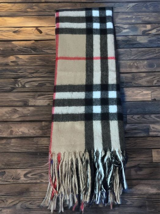 Продаëтся клетчатый шарф!