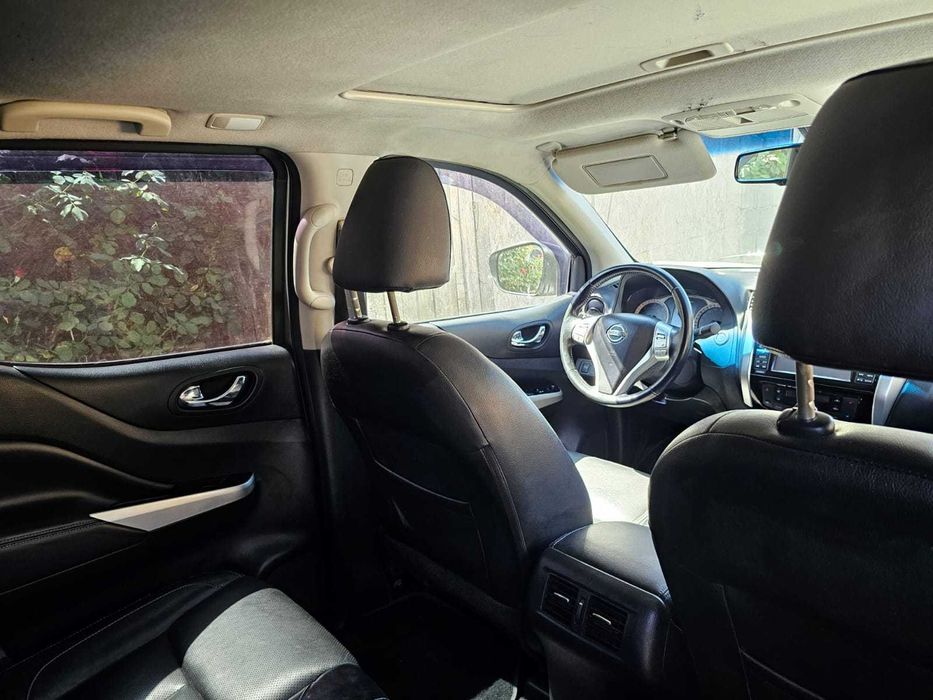 Nissan Navara  automata, piele, xenon, diferential blocabil, trapa