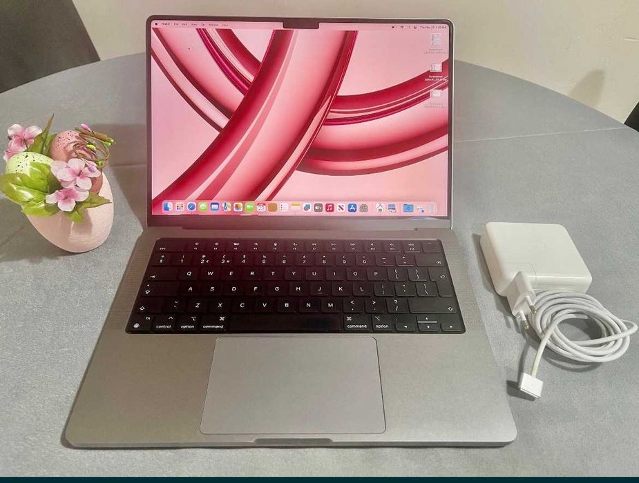 Vând laptop M1 Pro – 16GB RAM, 1 TERAGB SSD – stare excelentă