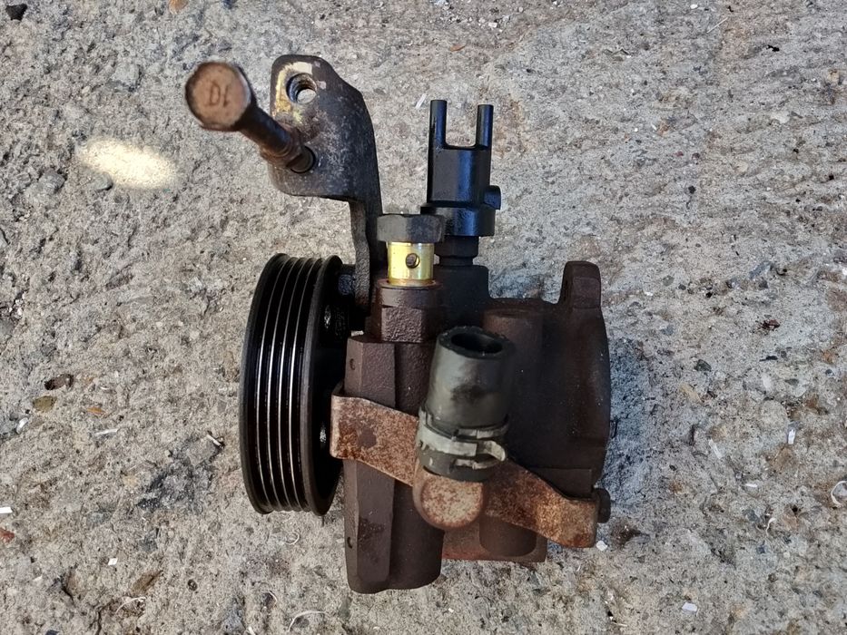 Хидравлична помпа Дайхатсу Фероза Daihatsu Feroza 1.6i