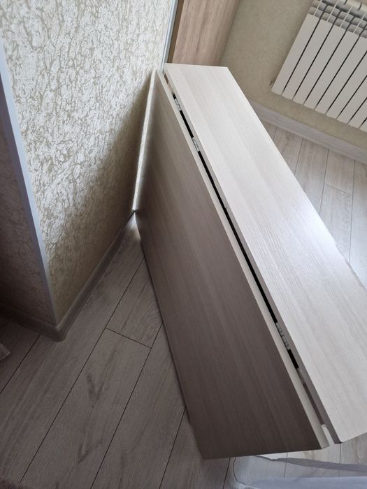 Продам стол книжку