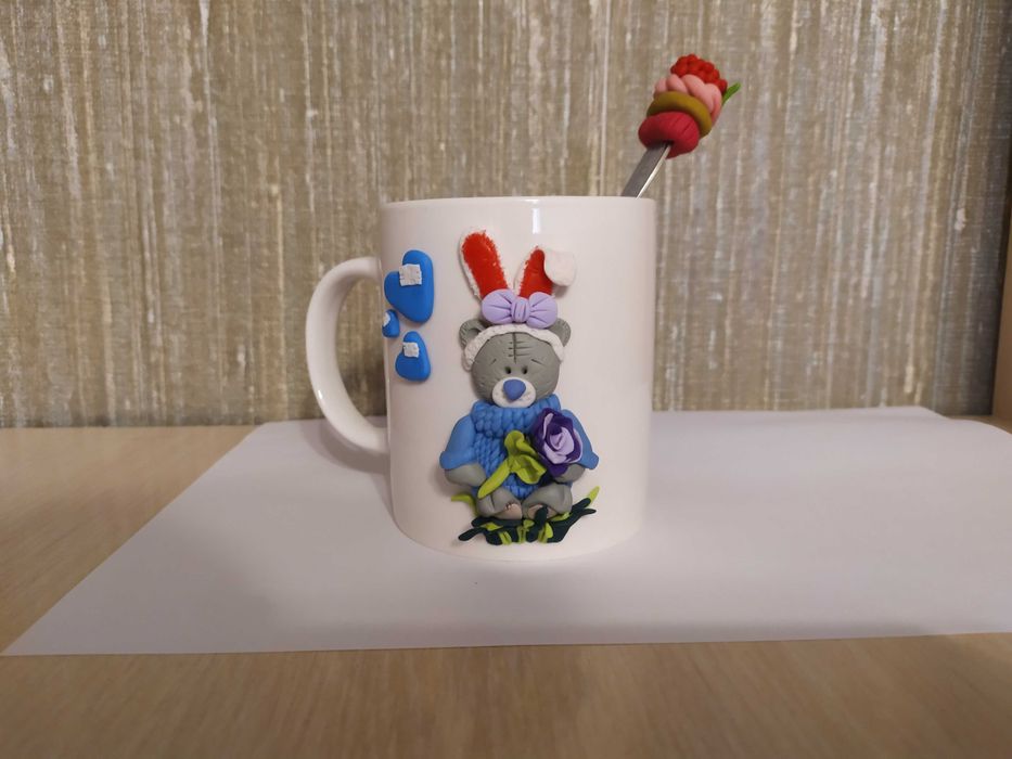 Кружка с ручным декором.