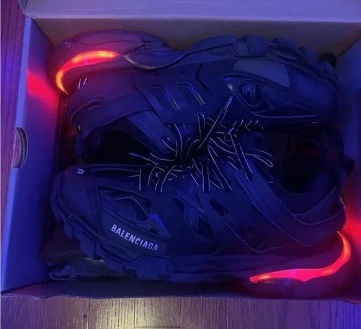 Balenciaga track-mai multe modele disponibile!