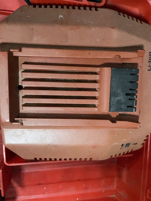 Въртяща се ударно-пробивна машина Hilti TE 6-A36