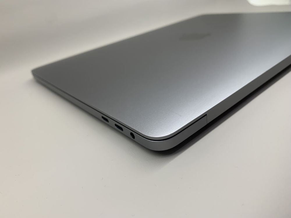 Mac book pro  13.3