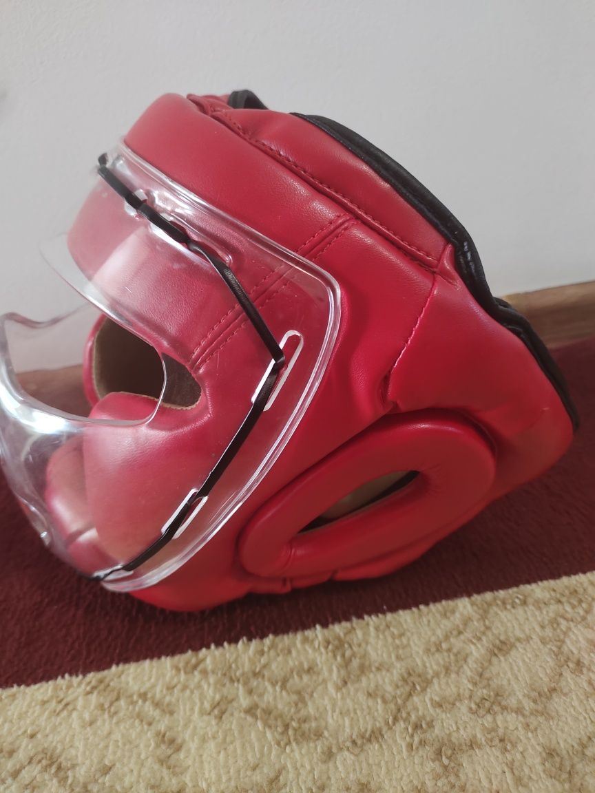 Шлем и перчатки для Карате