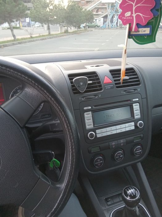 Vând Volkswagen Golf 5