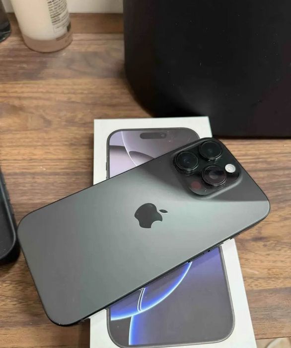 iPhone 16 pro черный