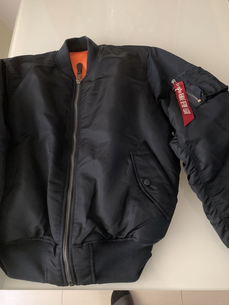 Нов бомбър" Alpha Industries"  размер L с две лица