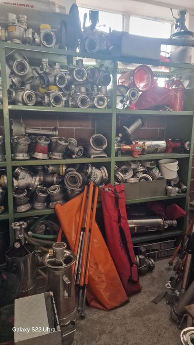 Accesorii pompieri Furtune 2/ 3 toli Scara Pisto  aparat respirat bute