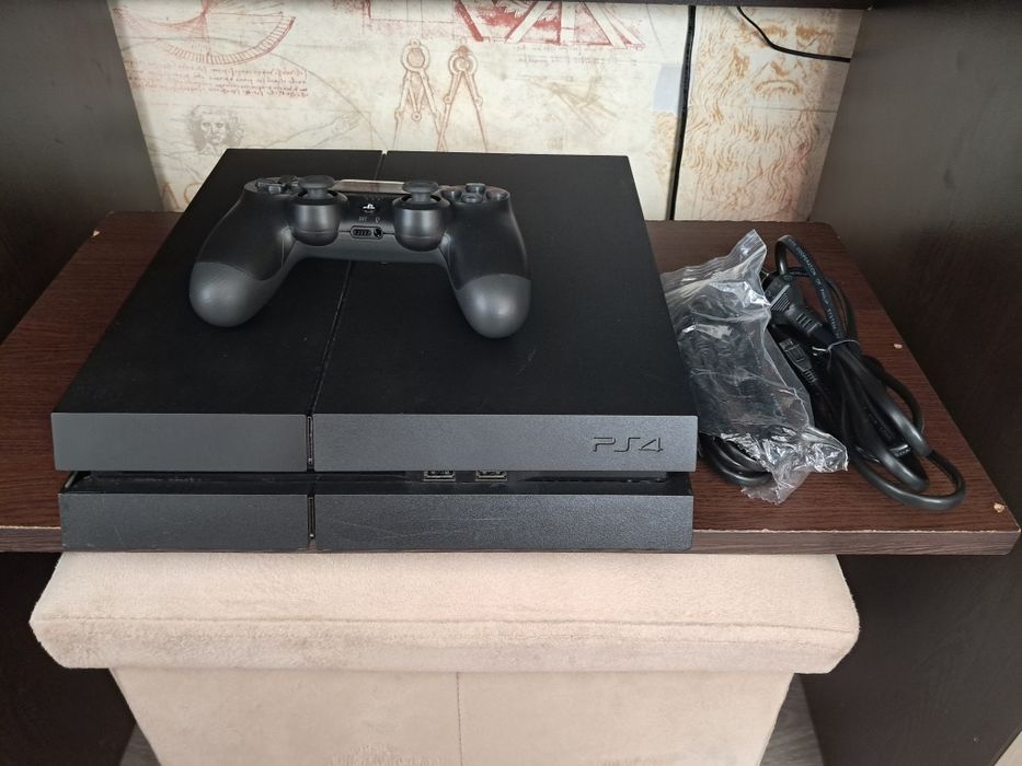 Playstation 4 + чисто нов джойстик