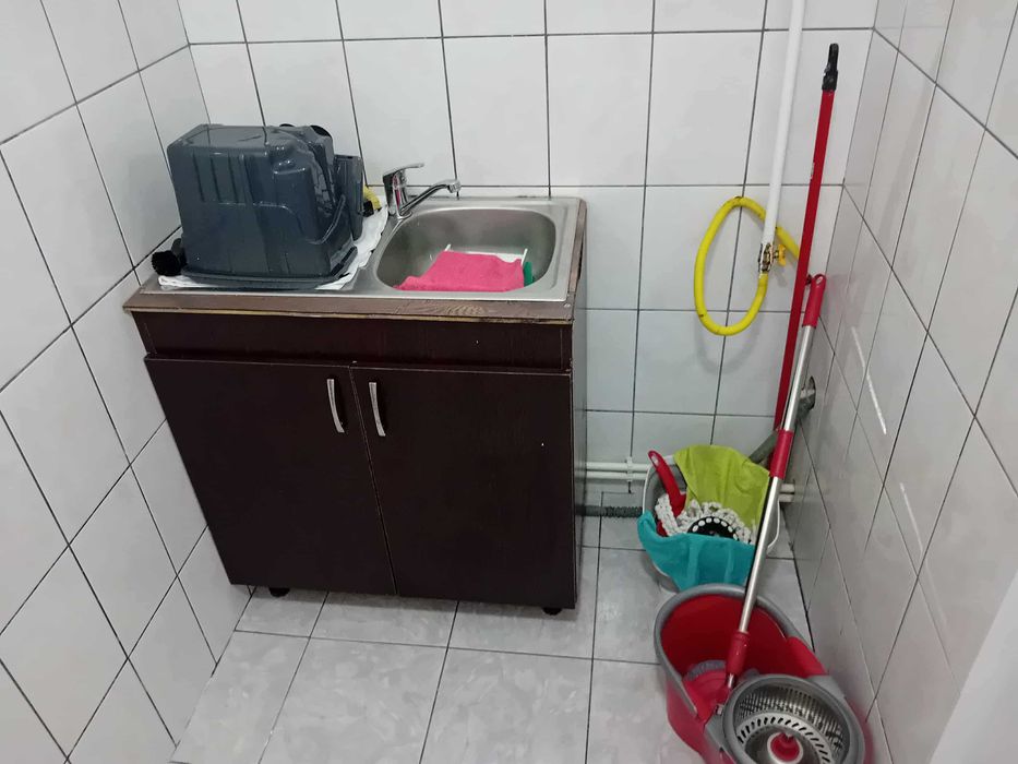 Garsoniera 24mp Piata Maratei etaj 1 centrala termopan renovata baie